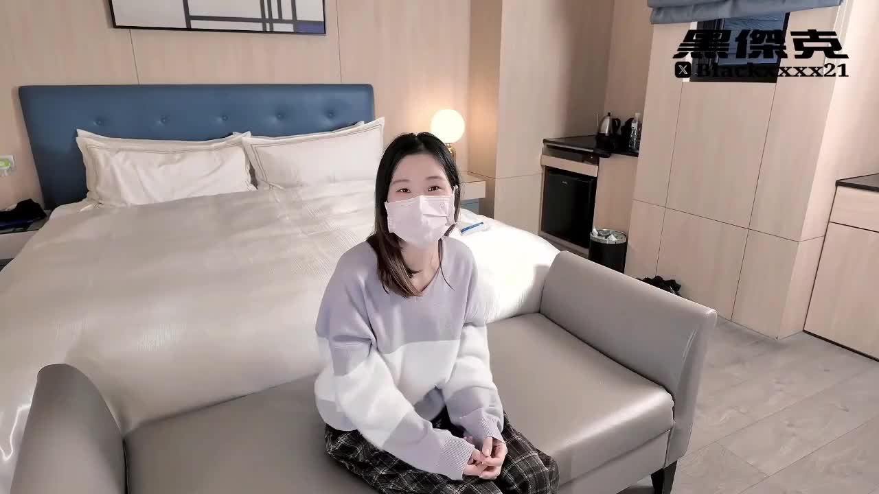 #黑杰克娇小越南人妻﹣约炮初体验 露眼戴口罩身材很苗条 第一次约炮很是紧张