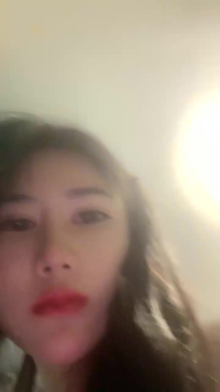 #直播 长发高颜值妹妹，手指掰穴自慰，掰逼特写，粉嫩如初，超多角度黑丝诱惑