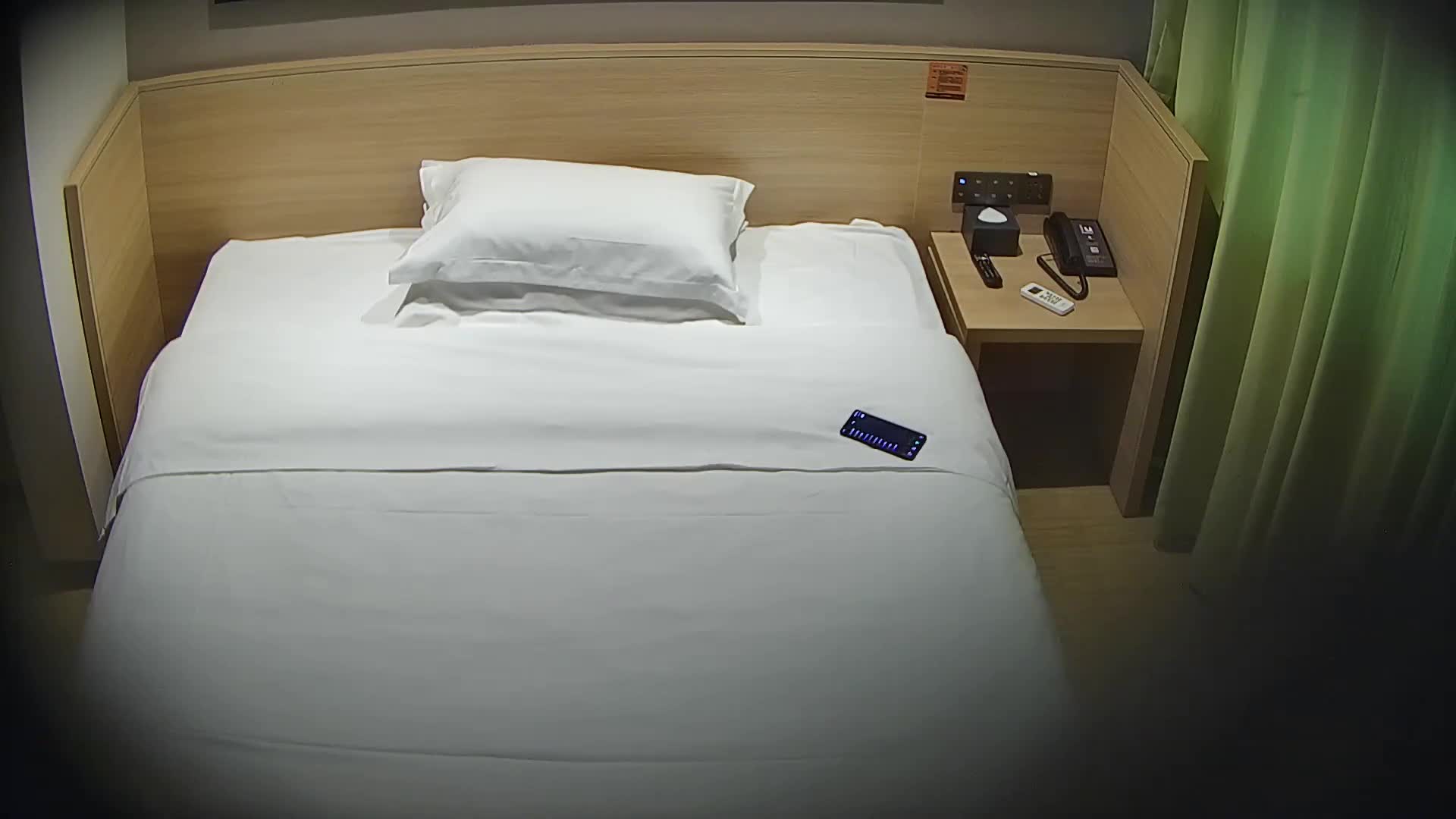 7月最新流出安防酒店高清偷拍 胖哥约炮良家少妇偷情自己先看片撸一下热身再和姐姐各种姿势操