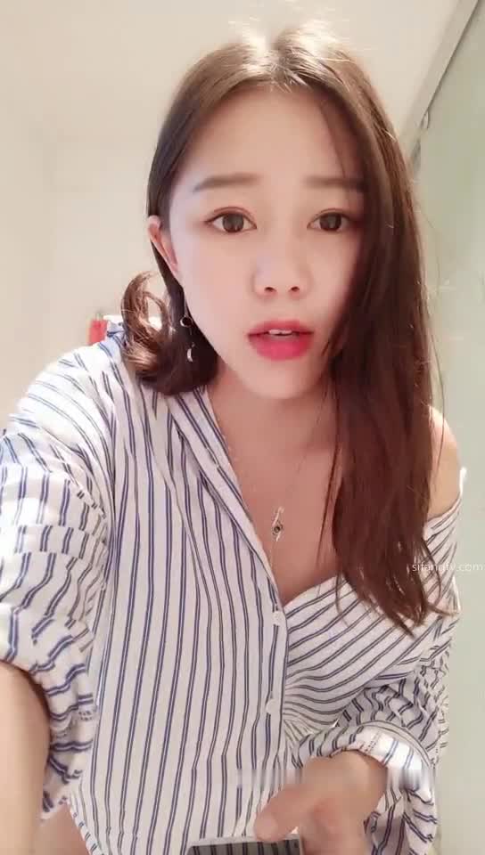 高颜值气质美少妇卫生间自慰速游VPN跑满千兆只做最快