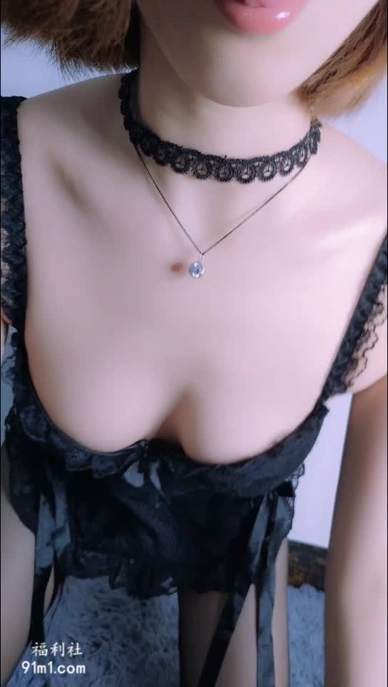 #桃桃酱 性感情趣 开档黑丝