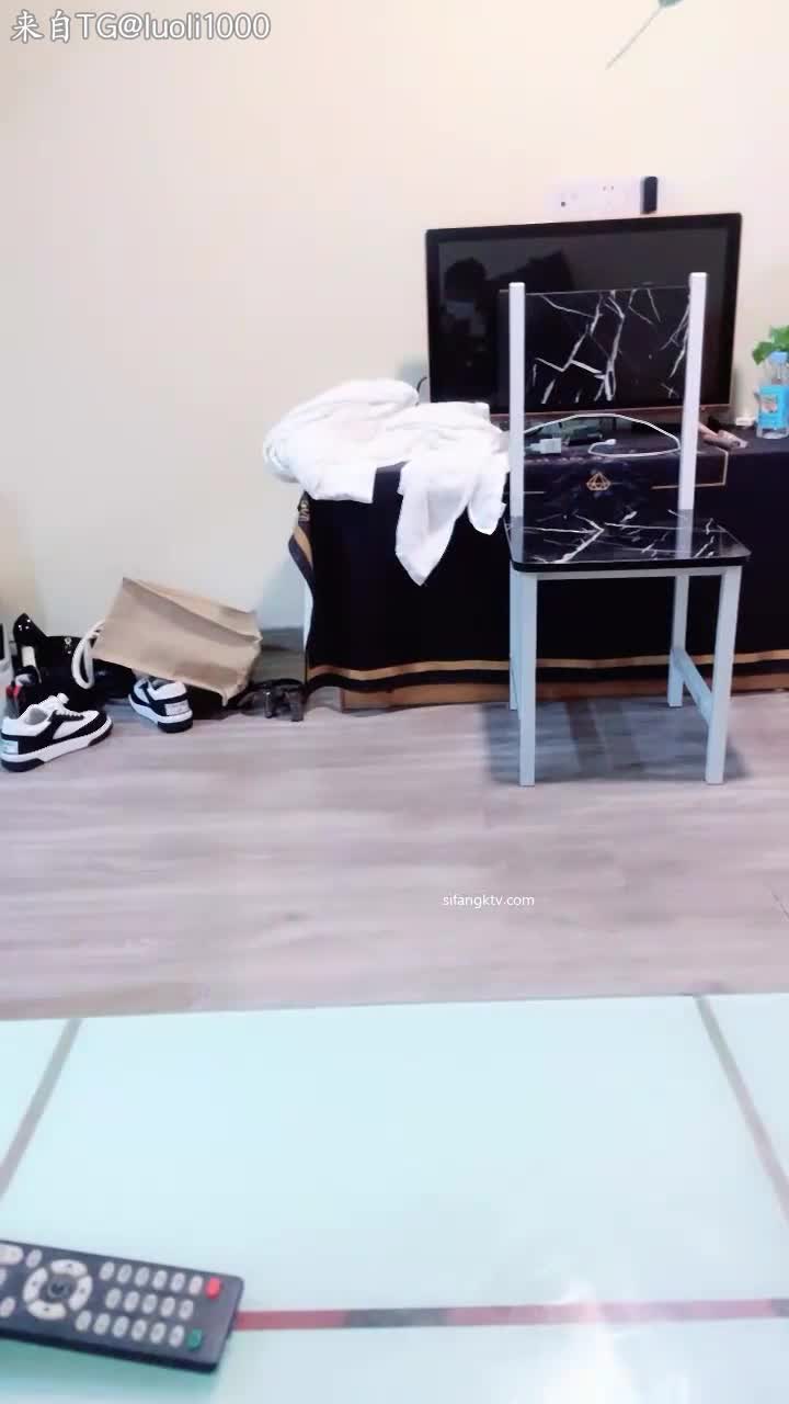 名称 主播 [赵奕欢欢欢 ] 气质御姐 轻熟少妇 气质巨乳欲姐 户外 自慰家中操逼 淫荡无比国别 国产精品标签 #离异人妻 #车中自慰 #连体黑丝 #电钻插逼 #闺蜜出镜 推荐一个搜索神器