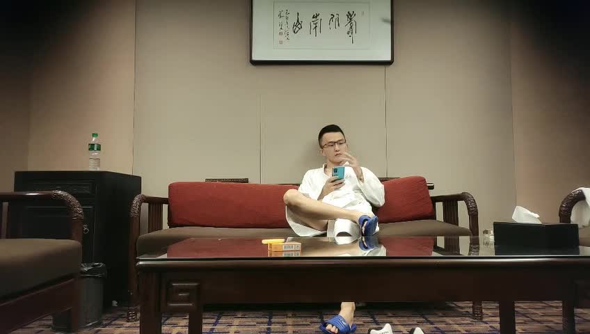 探花 素人打野 千人斩嫖老师 再度複出