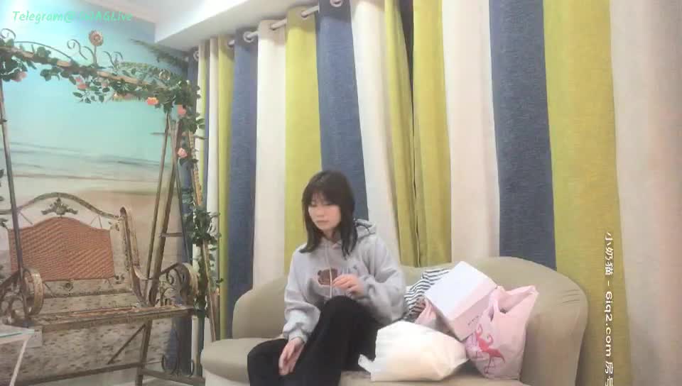 探花约炮强人【叶总探花】主题酒店约炮气质美少妇激烈啪啪 大圆床肆意抽插 美女主动要求抱着使劲操 高清源码录制点此查看更多