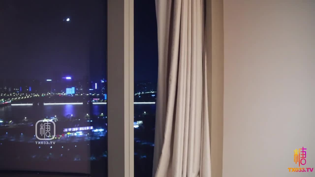 #樱空桃桃 #糖心vlog [中秋特辑] 特别 "礼物" 女仆小桃主动上门求调教 潮喷后深入抽插精液射满臀 全程骚话连篇