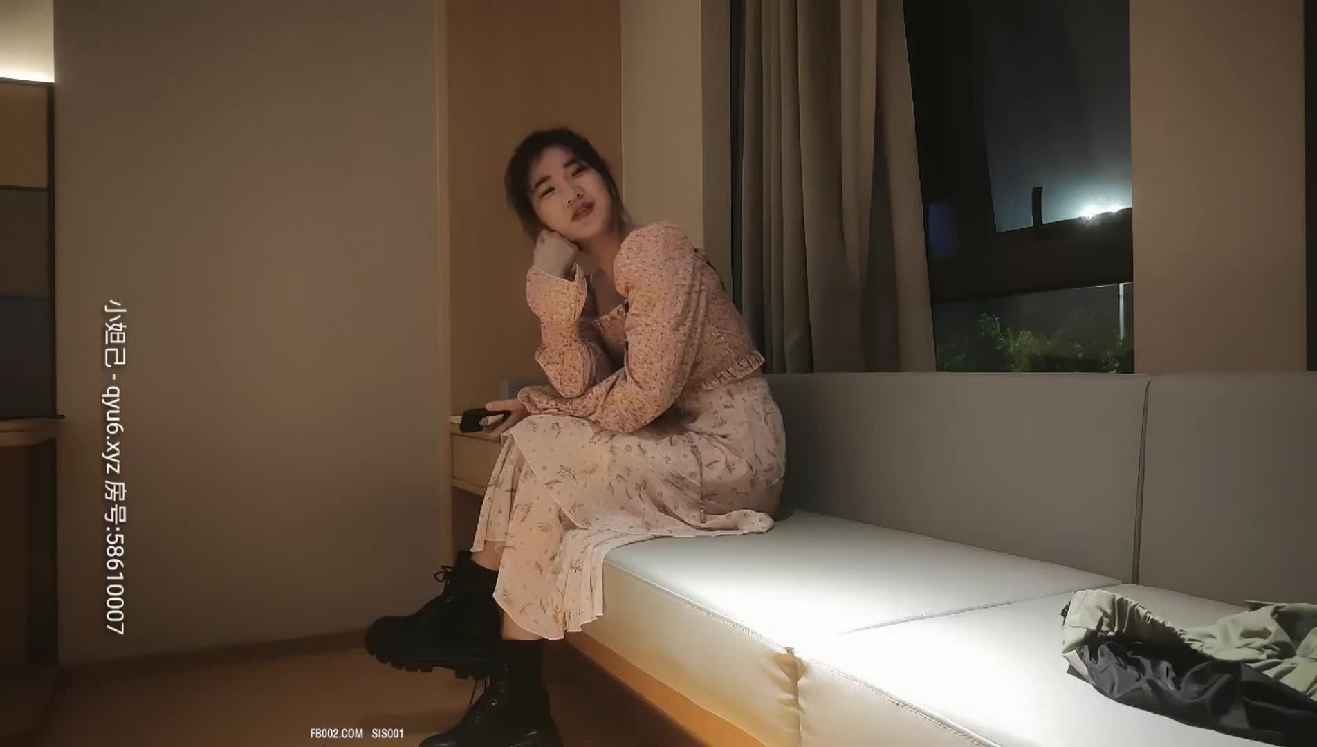 [探花精选] 3000网约00后软萌小仙女, 沙发掰穴好粉嫩, 乖巧听话舌吻啪啪