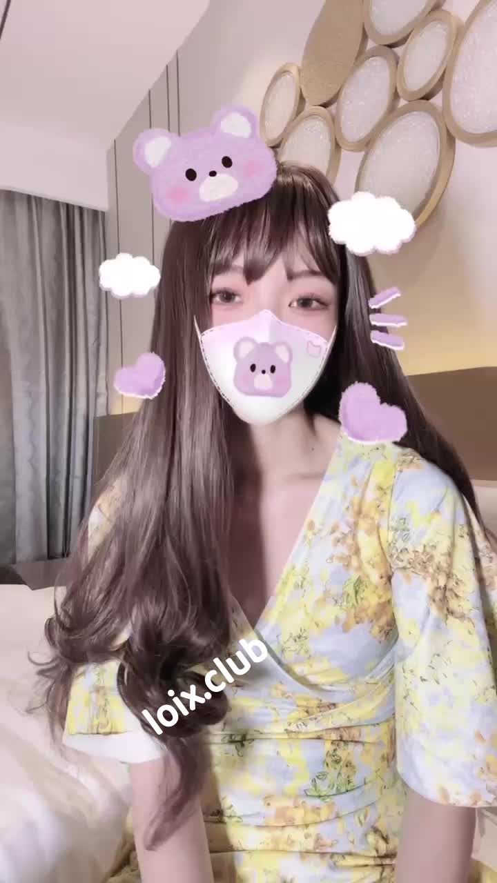 【精淫社区】#小酒酱 黄色碎花长裙