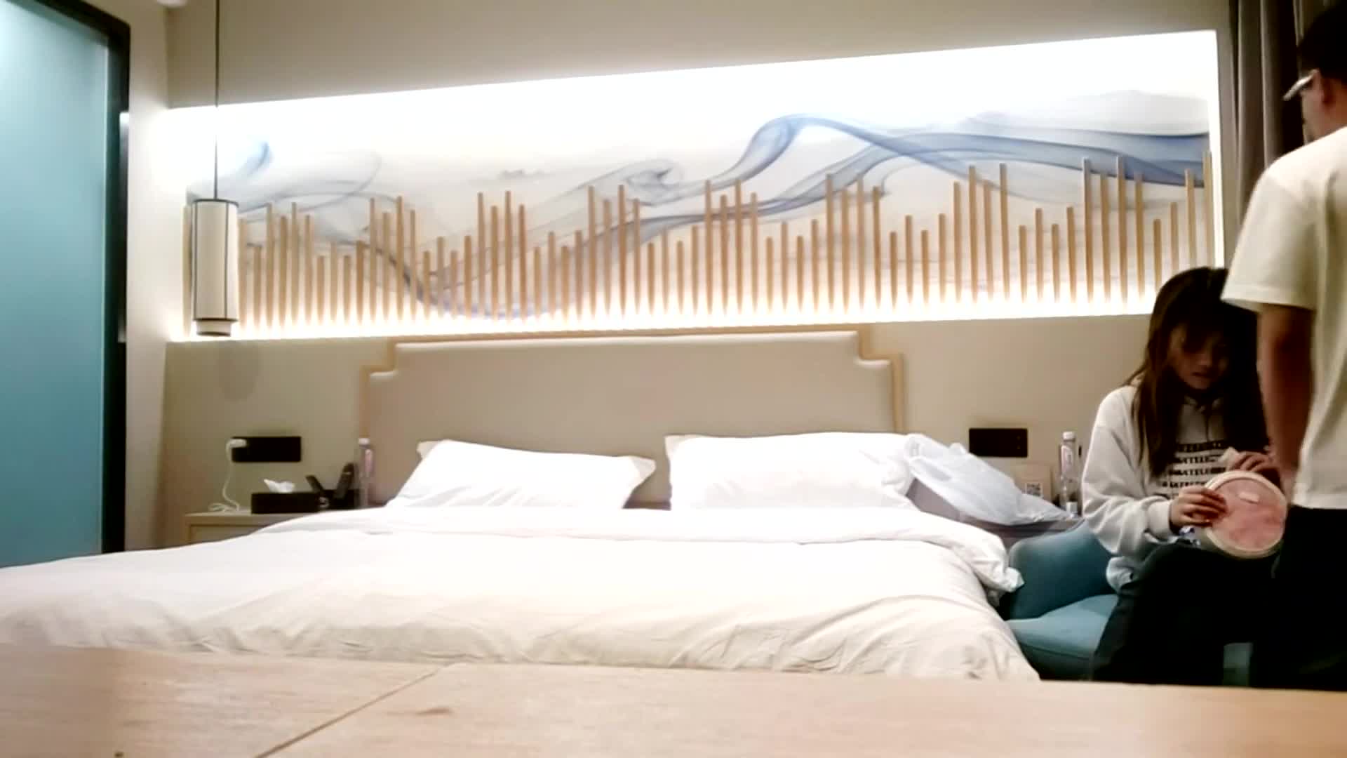 [ #利哥探花] 04-09 深夜兼职甜妹, 高难度倒立插嘴, 疯狂扣穴好想要, 大肥臀打桩, 交叉姿势爆操