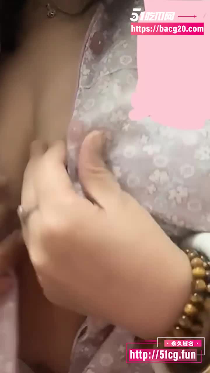 抖音网红少妇 肉肉老师 福利视频流出 体态风骚韵味十足 巨乳肥臀极具诱惑！#抖音 #网红 #福利 #巨乳 #黑料