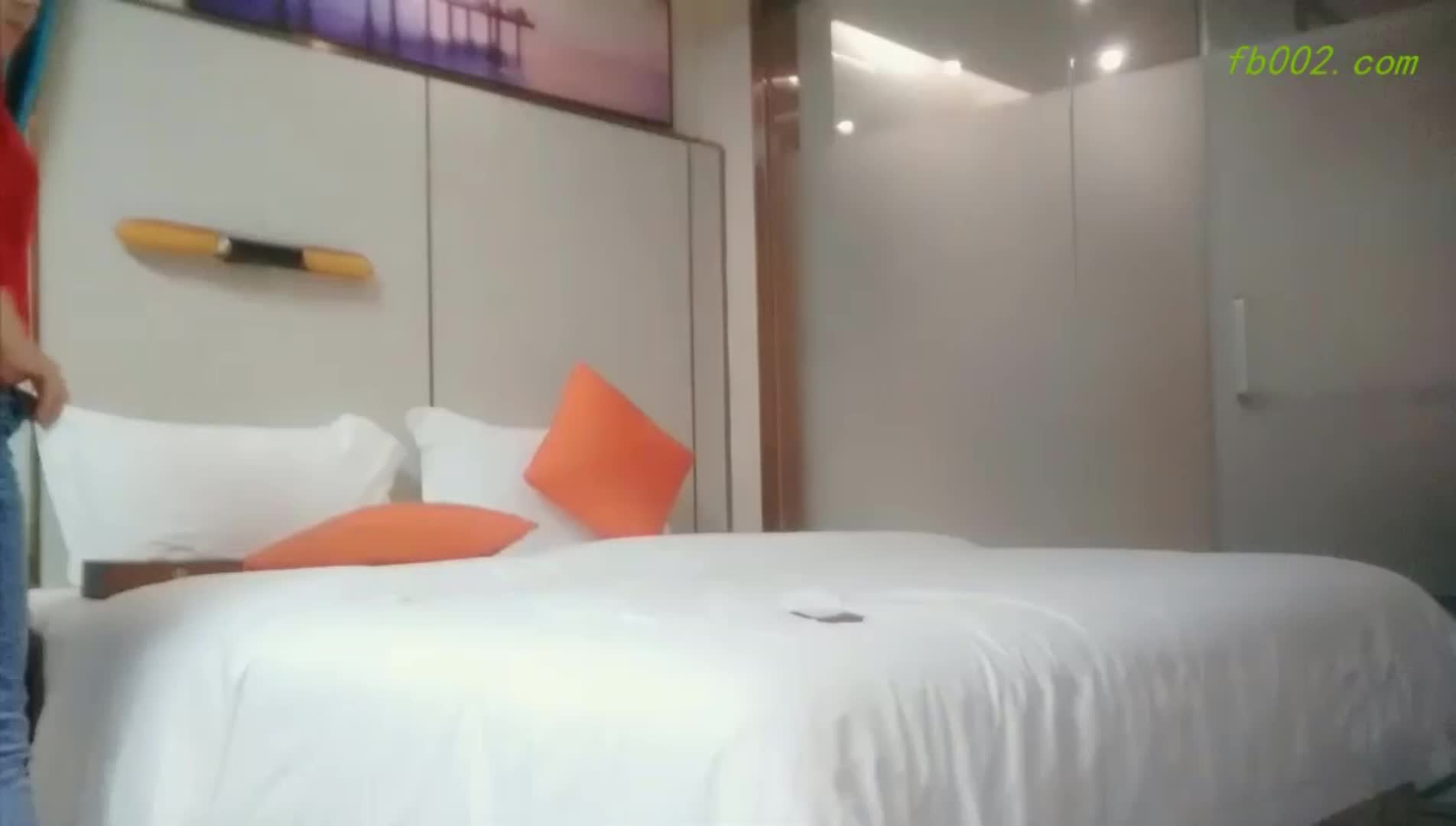 【#嫖王全国探花】酒店约炮红衣牛仔裤美女草到妹子说他变态