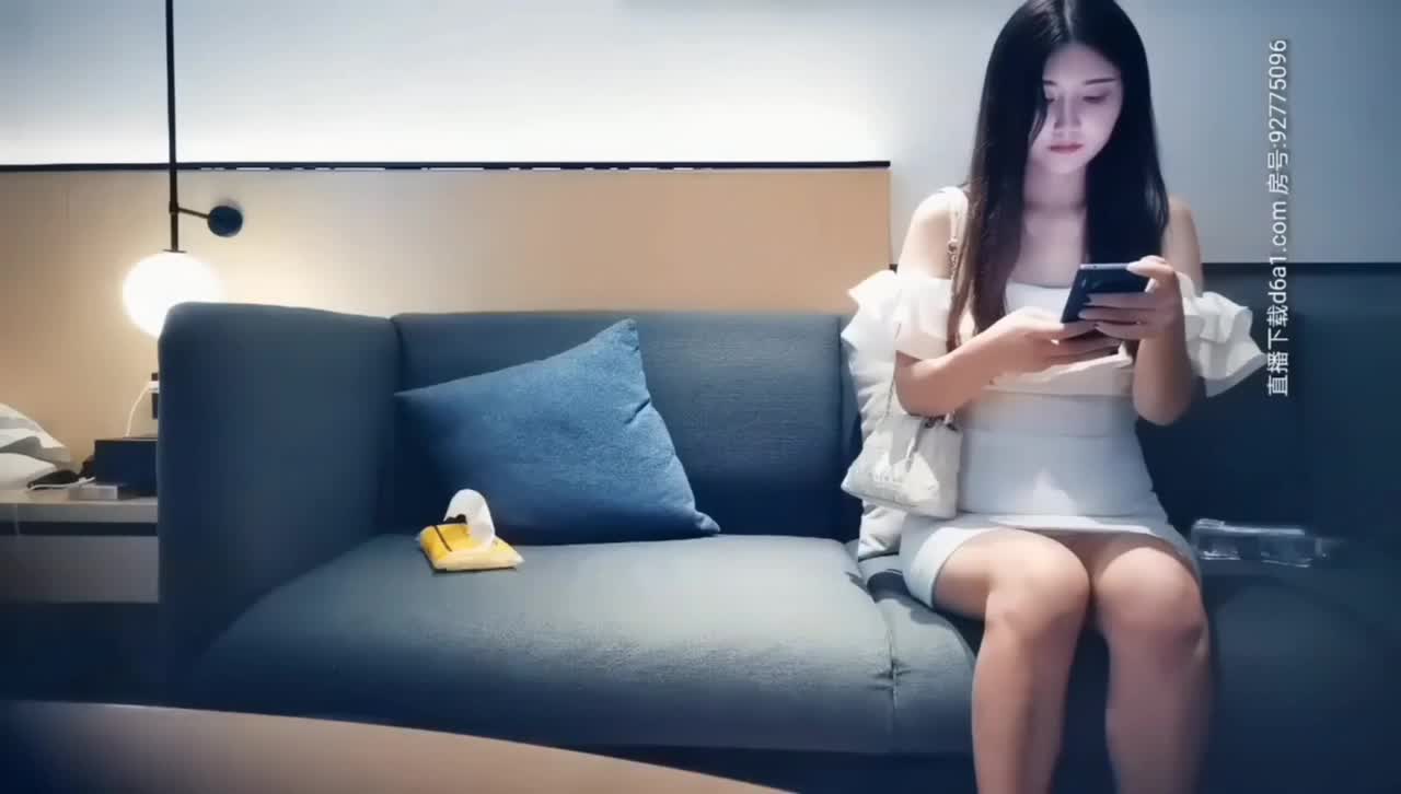 白裙长相甜美妹子，近距离拍摄沙发调情穿上情趣装，口交上位骑乘猛操揉奶