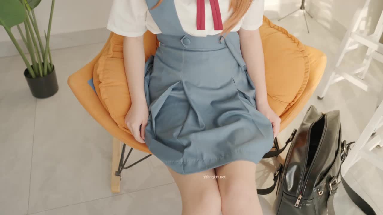 【精淫社区】#小恩 #紧急企划 捆绑调教反差萝莉精品会员群办理：@jysqA_bot查看更多精彩内容：@jysqVIP