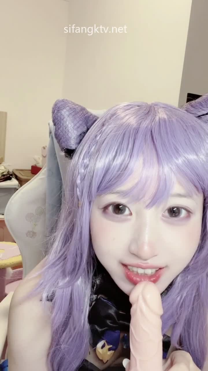 【精淫社区】#香蕉不呐呐 可爱萝莉露脸自慰