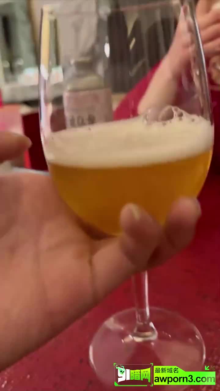 海角大神哄骗亲姐户外游玩穿上汉服旅拍，实际上是想爆操她姐姐汉服气息让我看的鸡巴棒硬 #乱伦 #姐弟乱伦 #汉服 #旅拍 #嫩逼