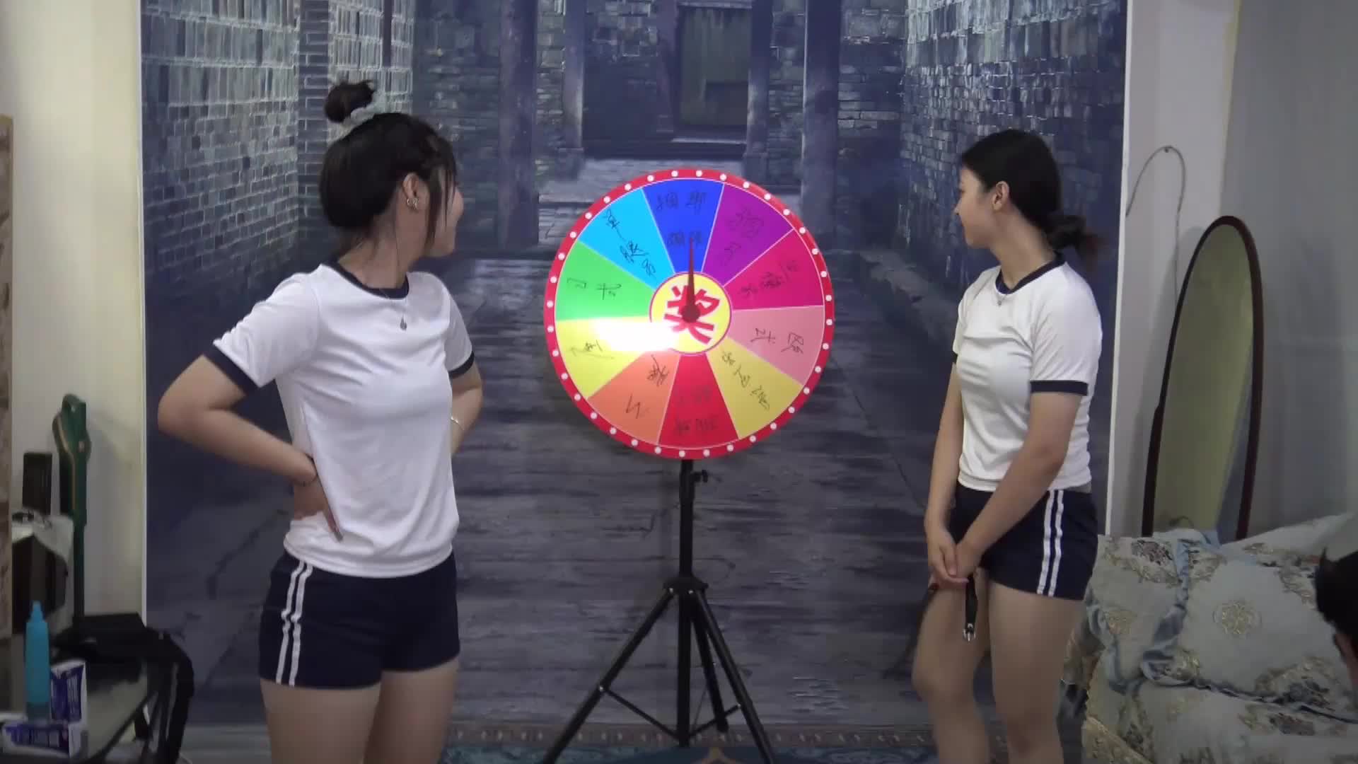 #胜景 俩女孩转盘游戏#捆绑 #调教 #束缚 #绳艺