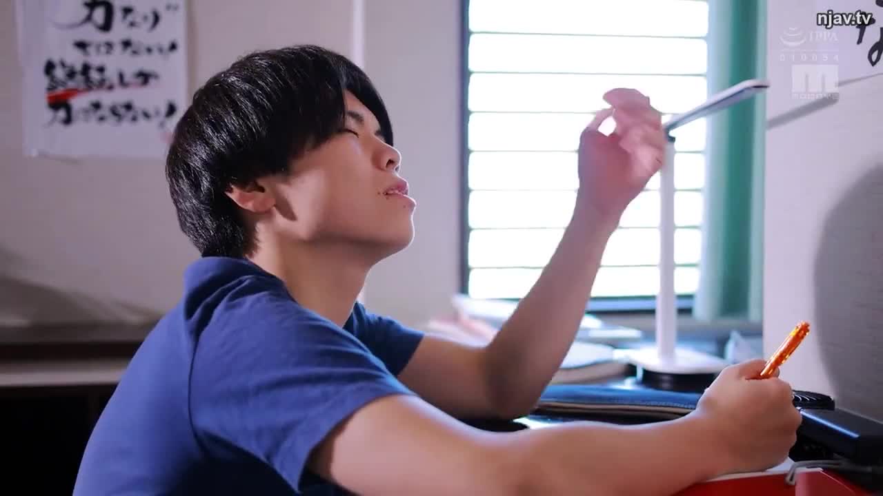 MIDV791 「我已经射精了！」 带着大汗淋漓的来找我的调皮姐姐宫下丽奈