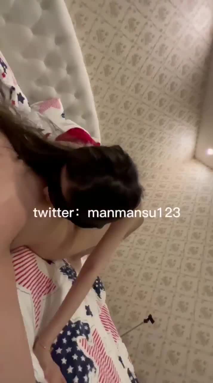 manmansu123】重金包养性感御姐，白天闹市街头车震家中阳台黑丝露出各种玩弄劲爆