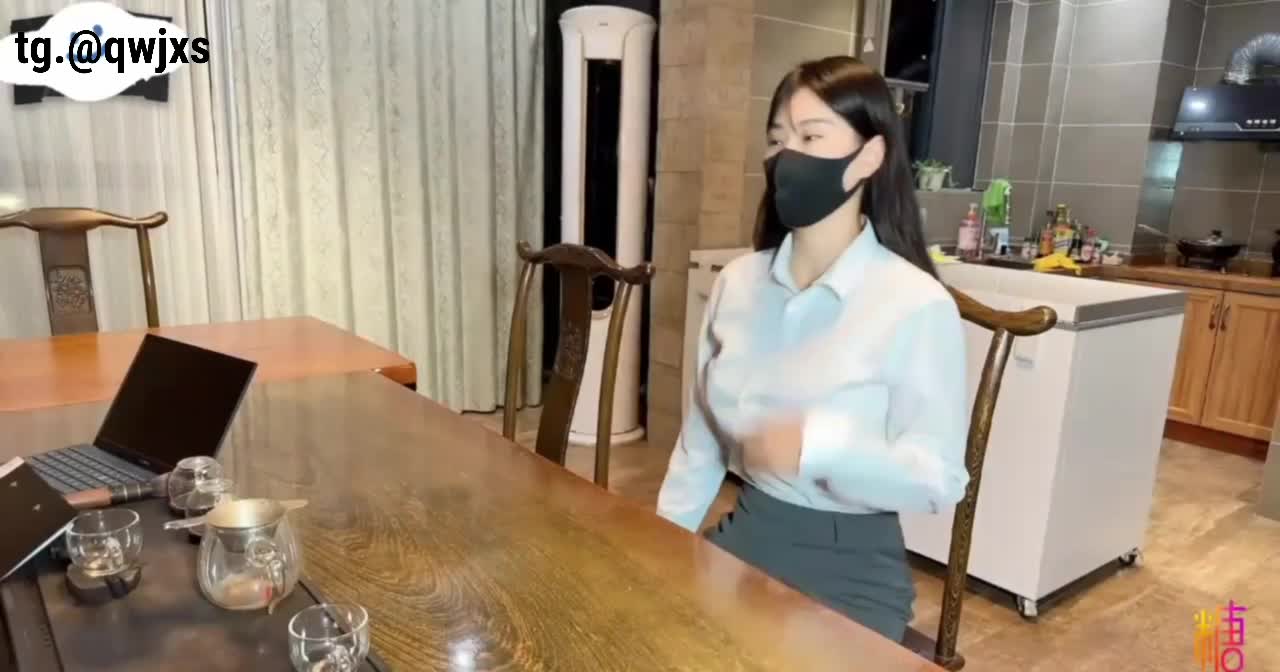 #极品 #秘书 #黑丝 #榨精极品黑丝秘书职场性爱，秘书的升职企划经理我榨干你的精液，你可以给我升职的机会吗