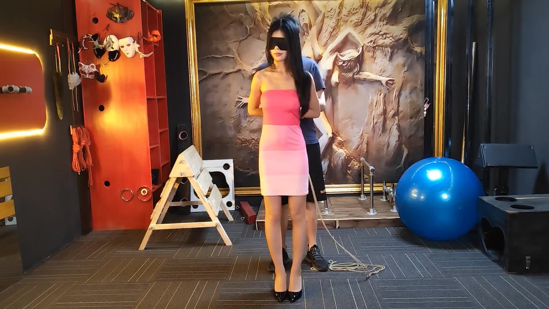 #国产 #未知系列大长腿反差少女三角木马开口器抽打调教#捆绑 #调教 #束缚 #绳艺 #SM