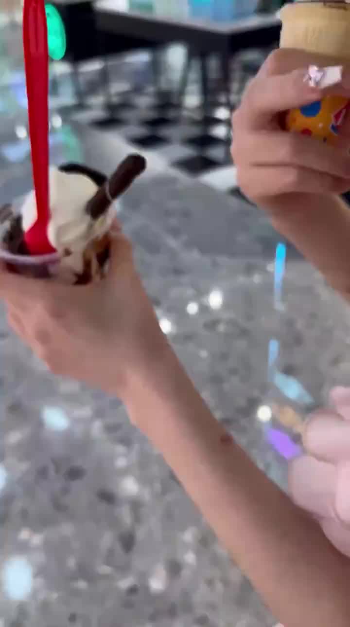 骗高中小萝莉去我家 我家猫会后空翻