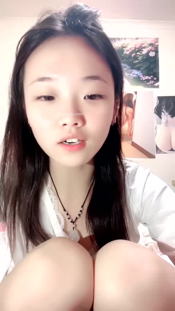 可爱小朵拉菲】小甜妹 白虎分嫩逼 全裸揉奶玩逼 跳蛋塞逼淫水泛滥