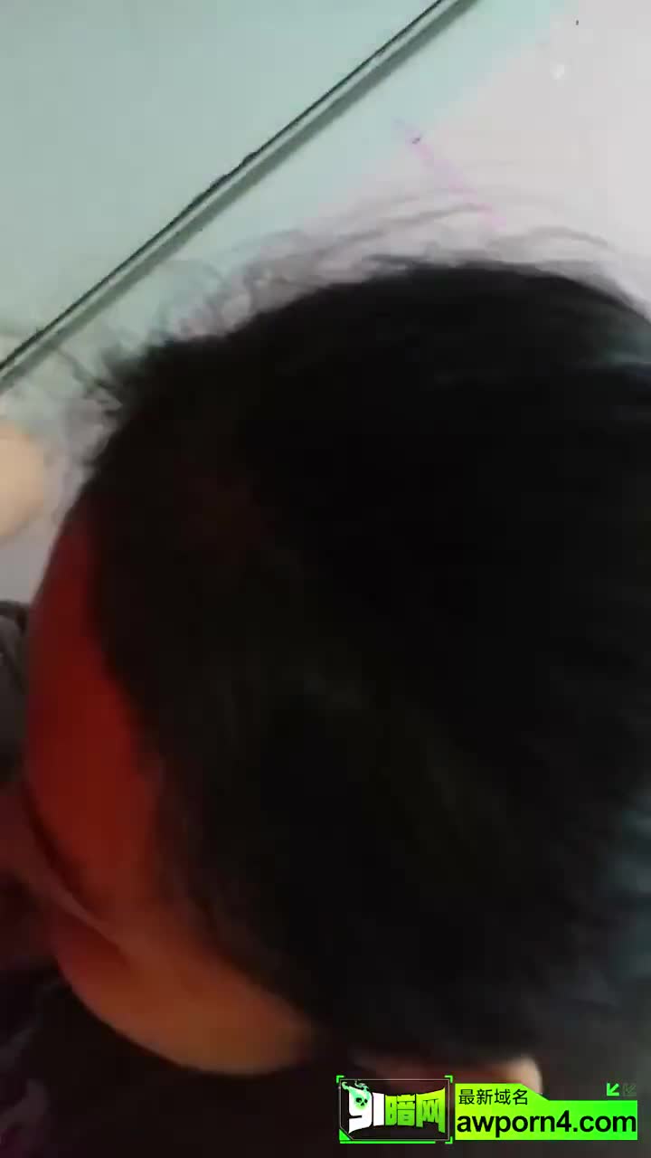 华中理工大学妹徐薇被男友分手后，性爱视频惨遭曝光，学生妹秒变反差婊 #口交舔鸡 #后入 #调教 #渣男 #反差婊