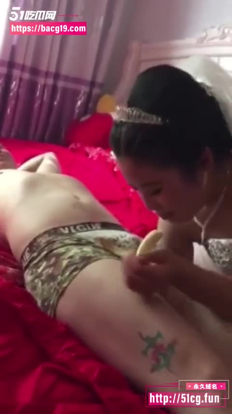 大尺度婚闹合集 各色新娘被强行扒光拍摄视频 婚礼现场大玩露骨游戏 热闹非常#新娘 #黑料 #闹洞房 #吃瓜