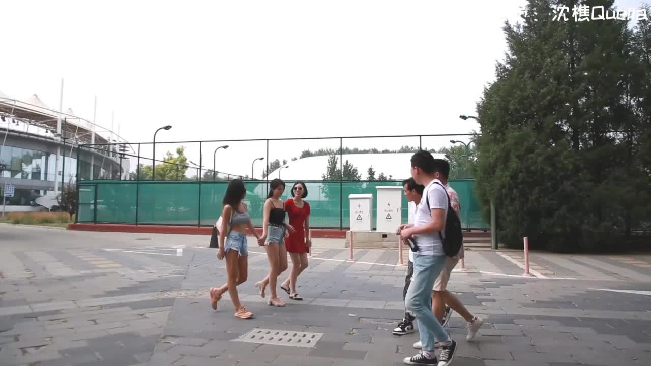 在大學寢室的一晚.sq
