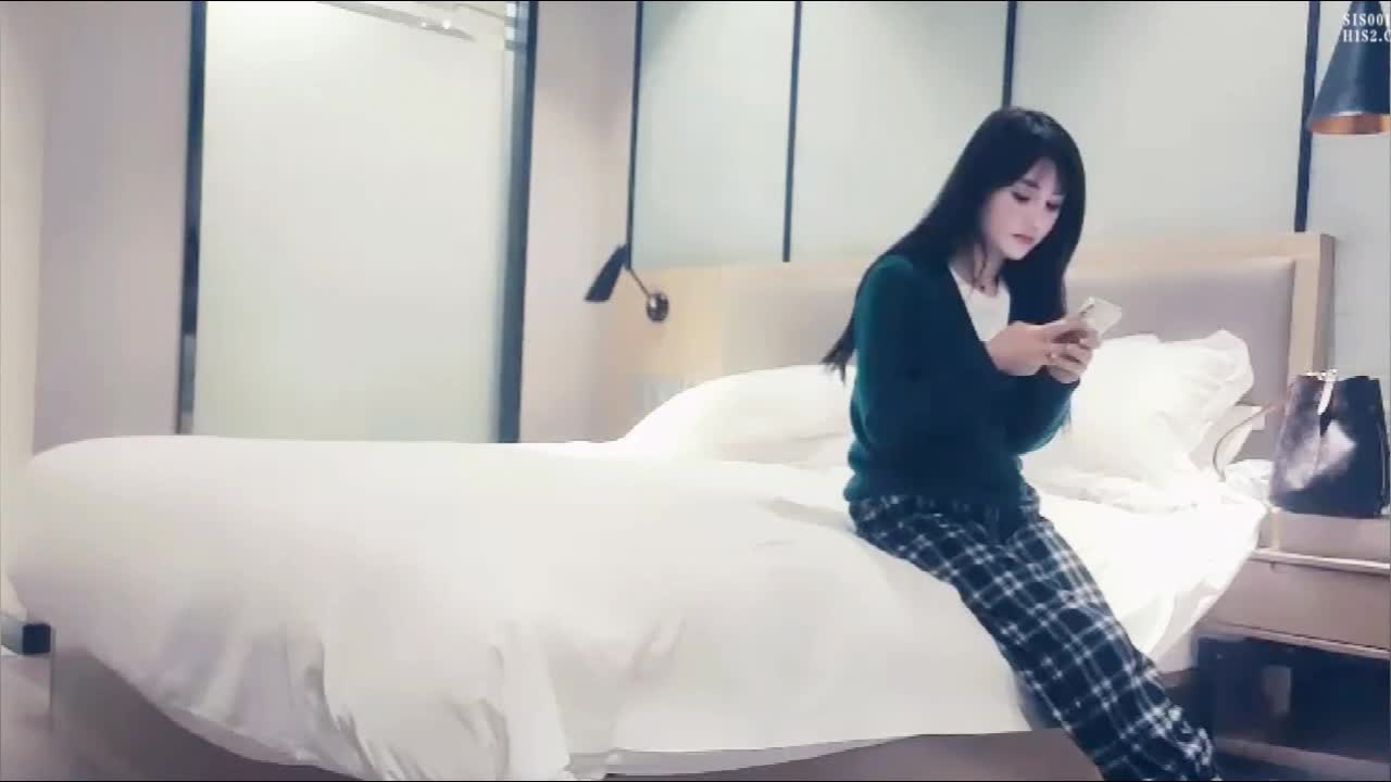 颜值不错的良家气质御姐 温柔苗条瓜子脸 美腿美臀按住啪啪
