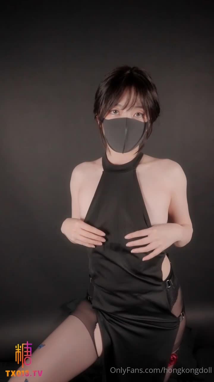 #玩偶姐姐 #HongKongDoll【制服诱惑】自慰福利 黑丝旗袍自慰 手淫抠逼诱惑