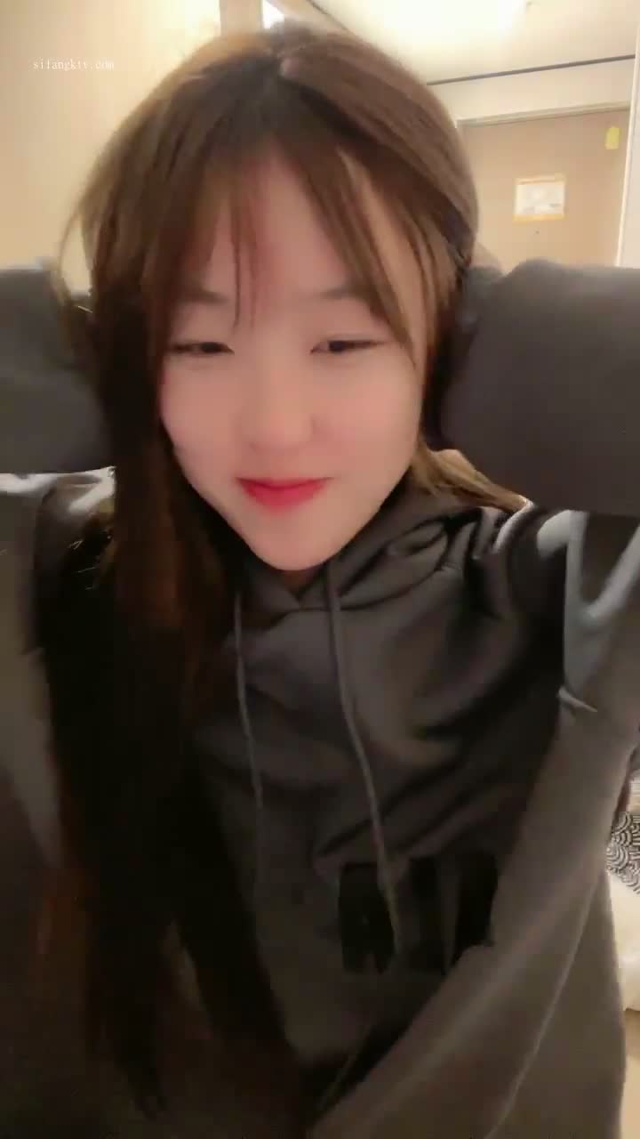 #为笨蛋争口气 #喵萝莉 漂亮学妹扣穴自慰！爽出白浆
