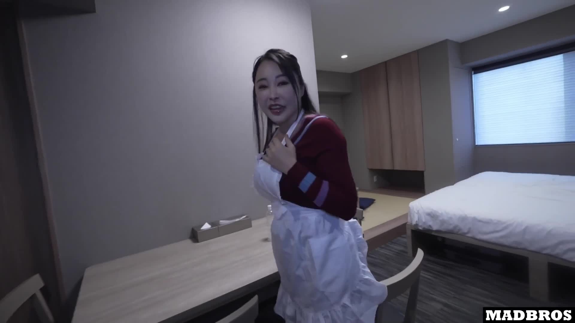 #Minami_Airi #美波あいり日本妈妈背着丈夫和女儿的外国男友偷情!
