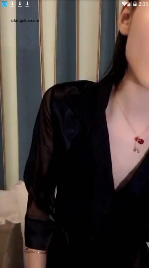 #直播 超级清纯女神主播【知音呀】土豪刷很多礼物才秀一把