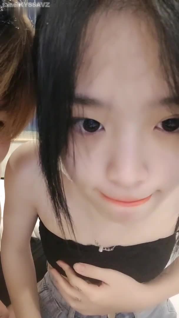 梦涵宝贝】 水最多的嫩妹妹，自摸流白浆点此查看更多