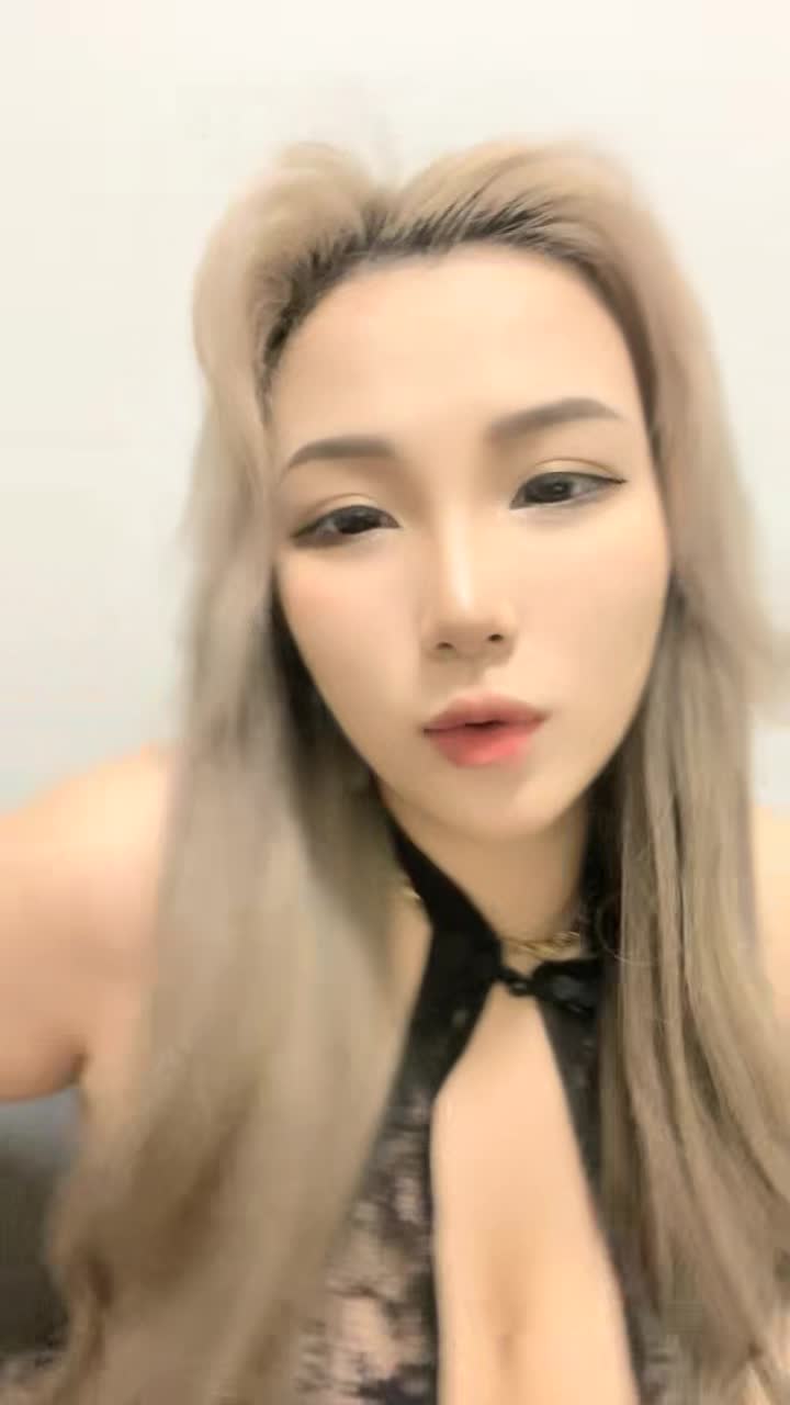 新人下海网红女神！丰乳肥臀尺度大！扭腰摆臀诱惑，自摸骚穴一脸淫骚直播主播录屏