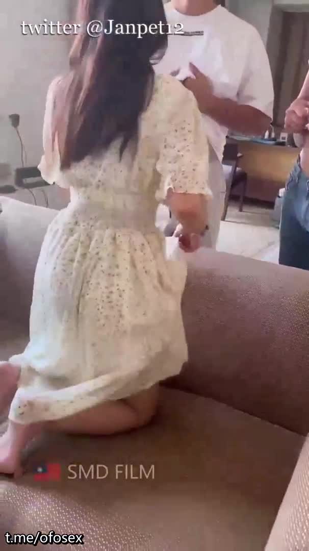 爆乳推特网红《Jan小兔子》线下与粉丝性爱私拍喜欢被粉丝操喜欢被内射点此查看更多