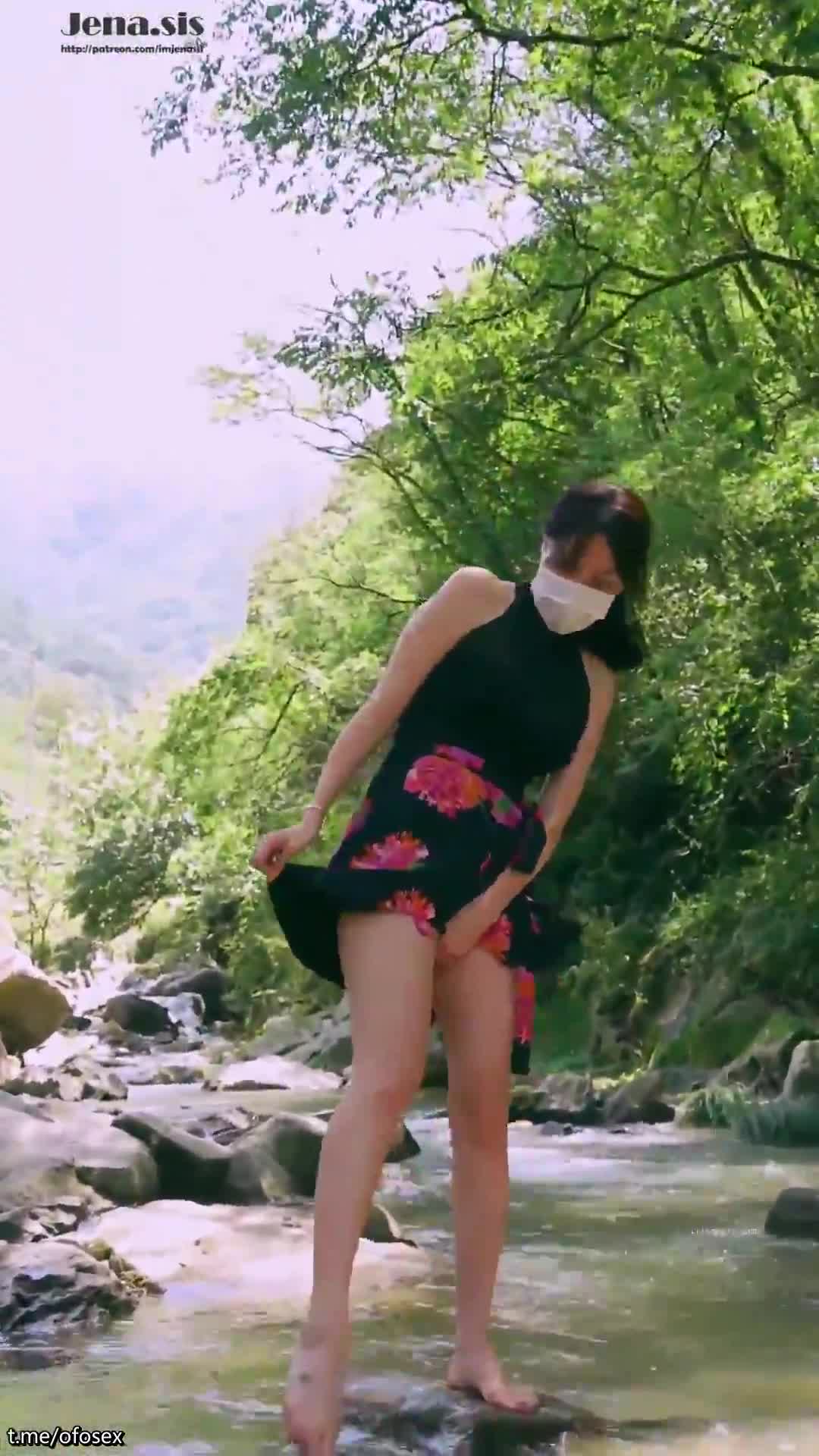 极品韩国嫩模网红jena大尺度私人定制，曼妙丰满的身材，诱死人不偿命第三弹点此查看更多