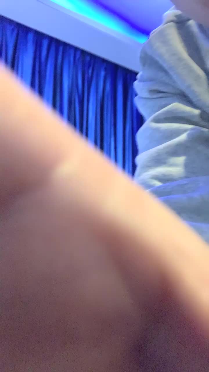 #直播 【我的变态女友】约老想好操逼，非常骚舌吻调情，美女喜欢被舔逼，张开双腿迎接