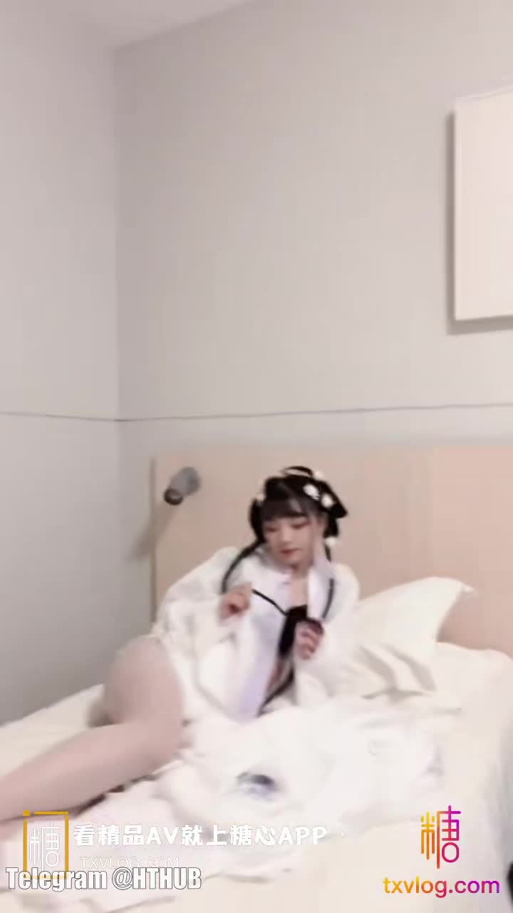 #网红 Coser 小余剧情演出被尾强奸的白丝汉服少女点此查看更多