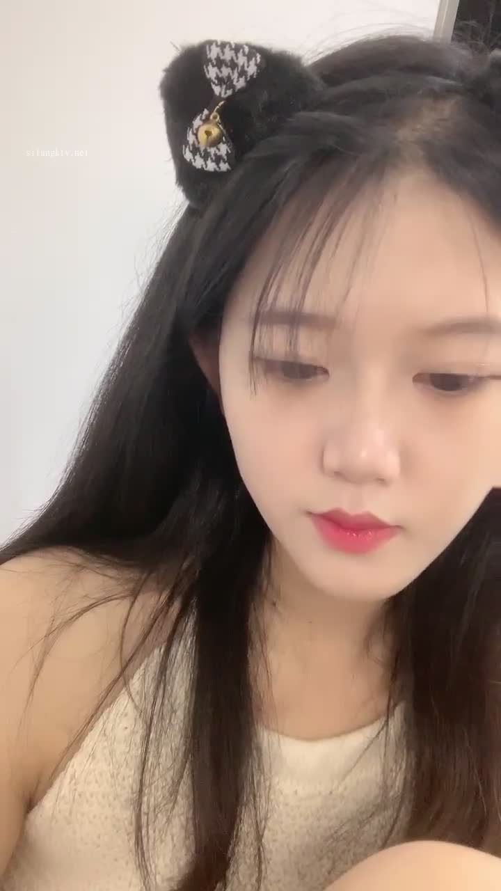 新人下海，【达咩小瑜】，逆天颜值，关注了好久，终于在金钱面前败下阵来，不负所望，确实好身材直播主播录屏