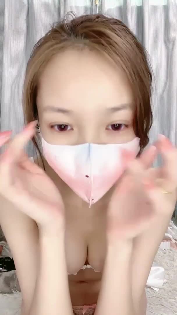 【怜蕾】，细腰圆臀 美乳微翘，年度第一美胸，人间理想型，就这一项吊打一众庸脂俗粉直播主播录屏