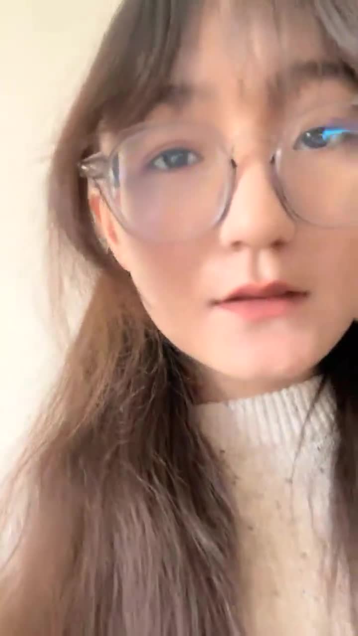 極品反差婊是個騷母狗直播大秀20230116