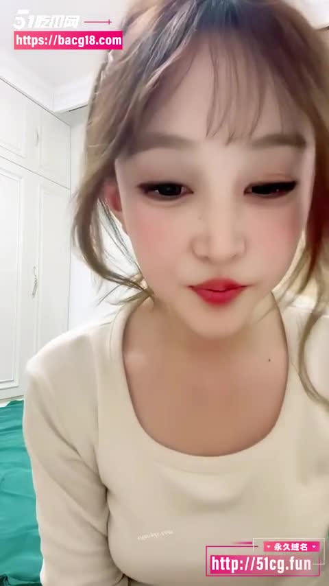 上海音乐学院 钱思婷 下海露脸直播 在宿舍一丝不挂大跳骚舞 让人感受扑面的淫荡气息！#裸舞 #直播 #黑料 #大学生 #上海音乐学院
