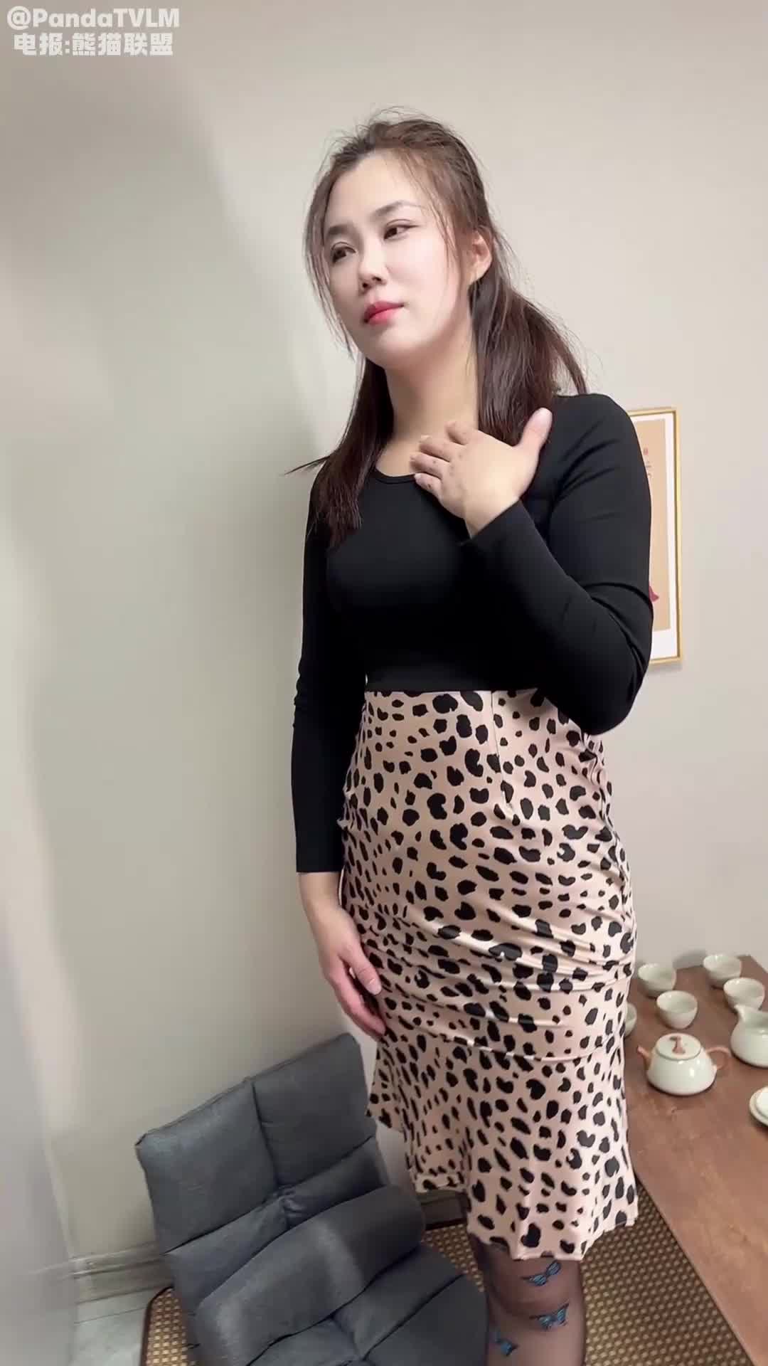 抖音 丝袜熟女团队 芳姨 大尺度福利自慰丝袜诱惑视频福利合集2