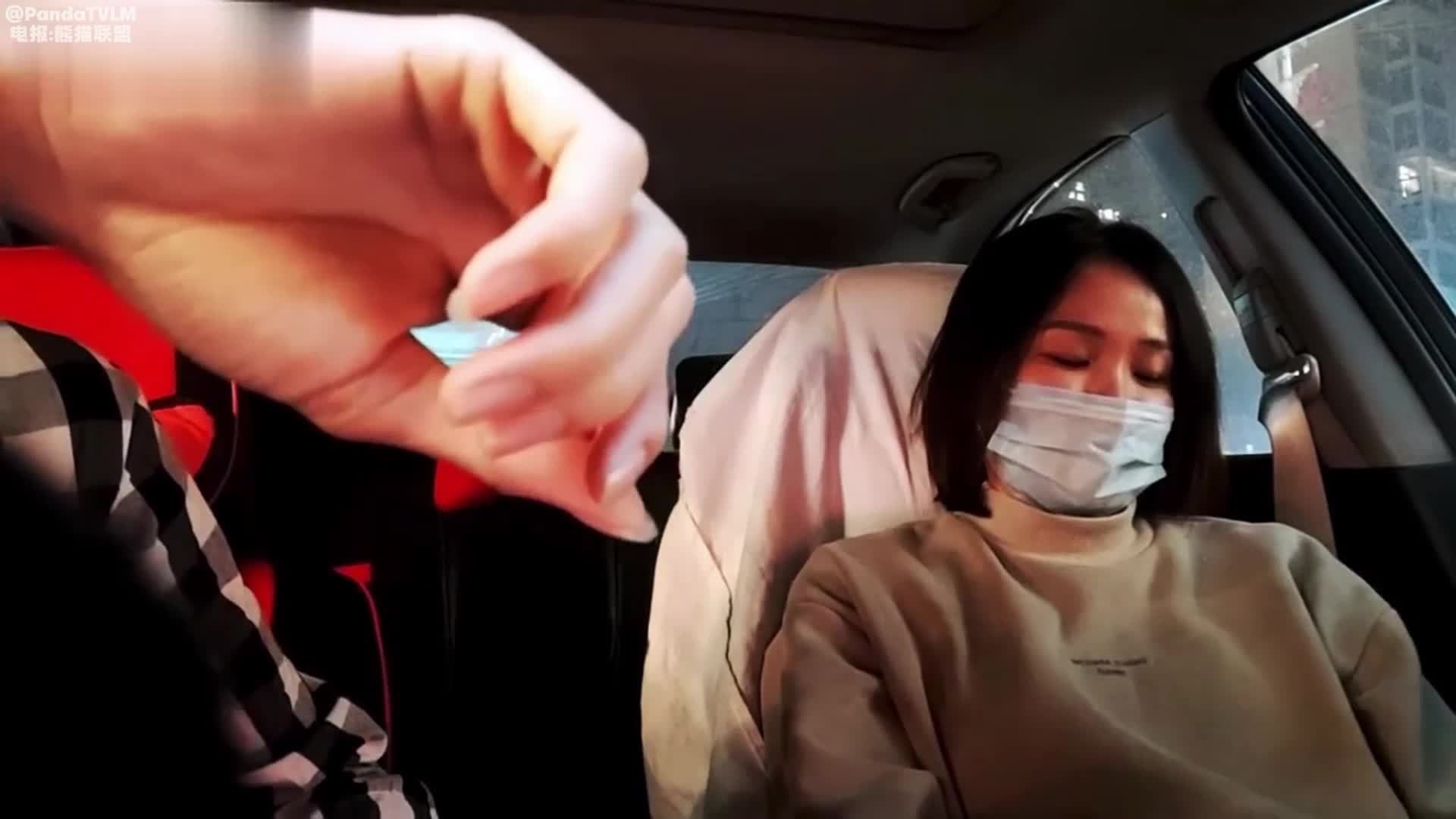 专攻良家！勾搭美容院漂亮少妇 骚浪人妻床上超配合，小伙拍拍屁股就懂换姿势