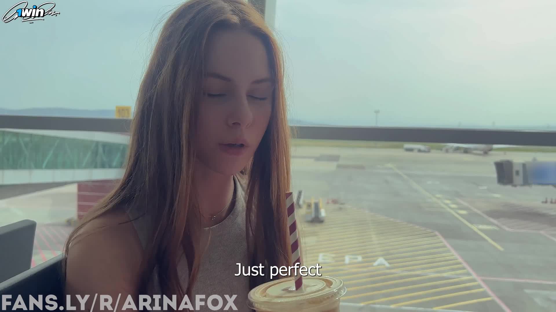 ArinaFox-GirlStrangerfromAirportTurnsouttobeSexyPositiveGoddessesofLosAngeles