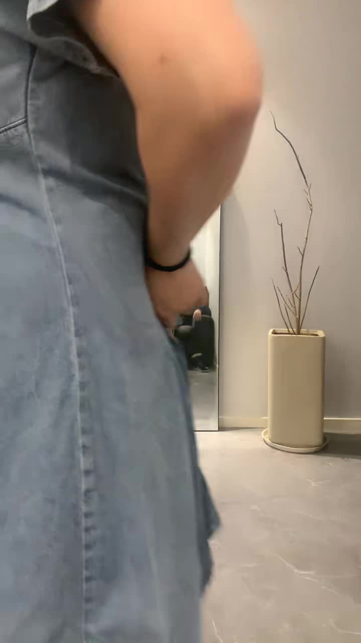 超大杯巨乳人妻少妇真空户外小公园公厕激情干炮
