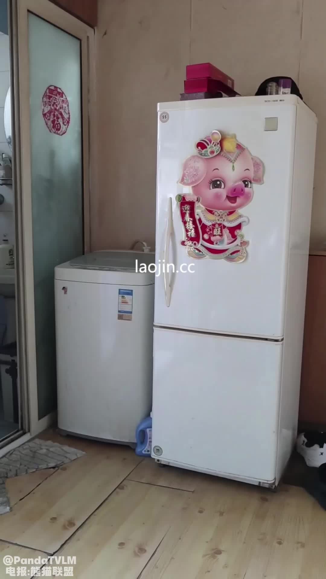 泡良大神 雨竹先生 良家人妻出轨，完美露脸有生活照，家里面偷情，如狼似虎床上欲望好强烈