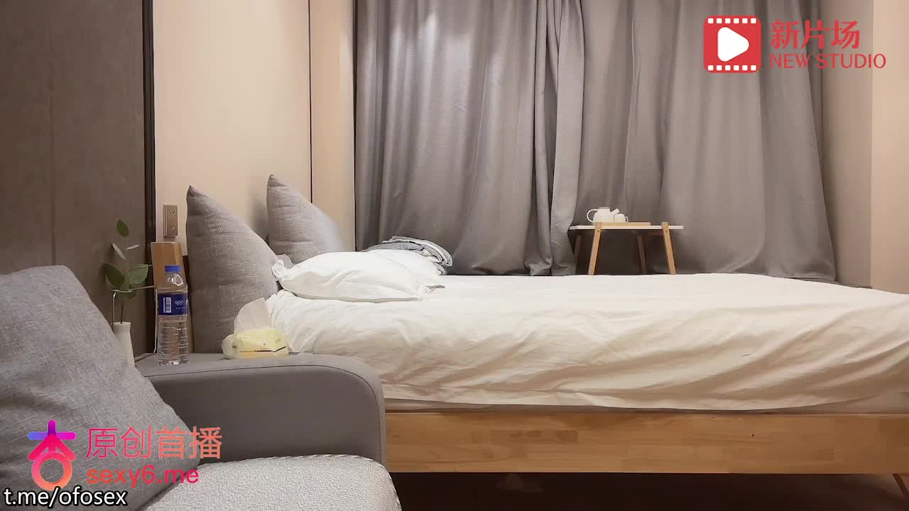 约了个因整容欠钱而下海的在校大学生，气质温婉可人