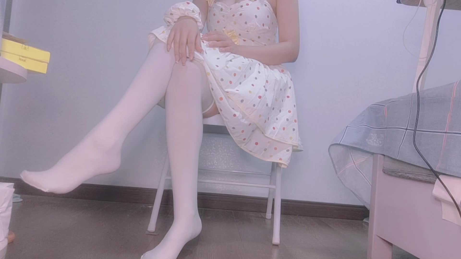 【 舔耳 淫语 】#菜菜cyl不好吃 身体衣物抓挠 白丝